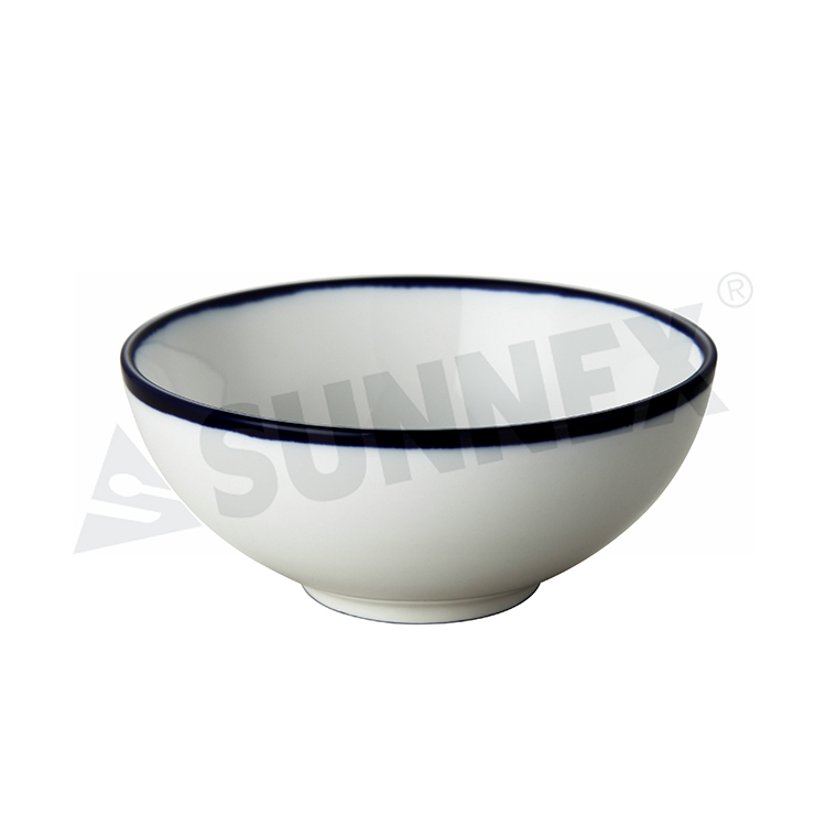 Tigela de arroz de porcelana com borda azul